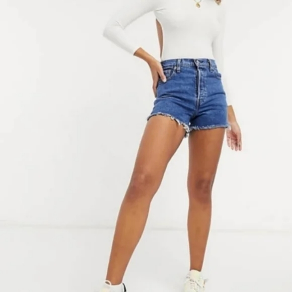 Levi's Ribcage High Waisted Jean Cut Off Shorts Charleston Erosion - Picture 7 of 16